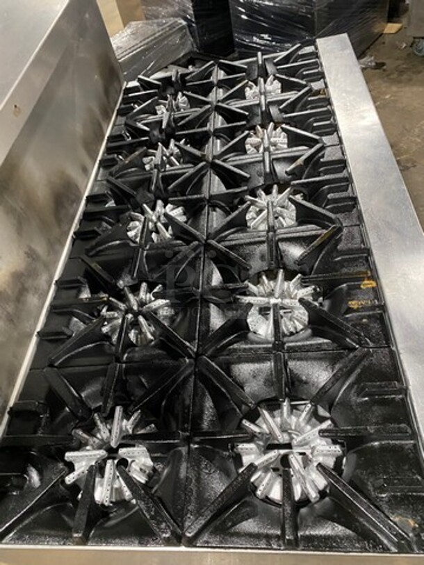 GREAT! Sunfire Commercial Natural Gas Powered 10 Burner Stove! With Raised Back Splash And Salamander Shelf! With 2 Full Size Oven Underneath! All Stainless Steel! On Casters! - Image 5 of 10