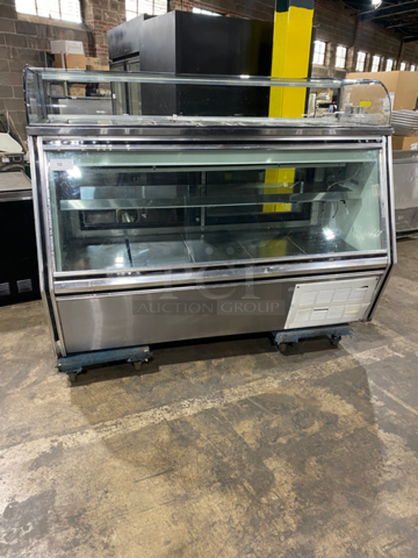 COOL! Leader Commercial Refrigerated Deli/ Bakery Display Case Merchandiser! With Slanted Front Glass! With Rear Access Doors! With Top Curved Refrigerated Display Case! With Rear Access Doors! With Food Pans! Stainless Steel Body! Model: SDL72S SN: 9090732 115V 60HZ 1 Phase