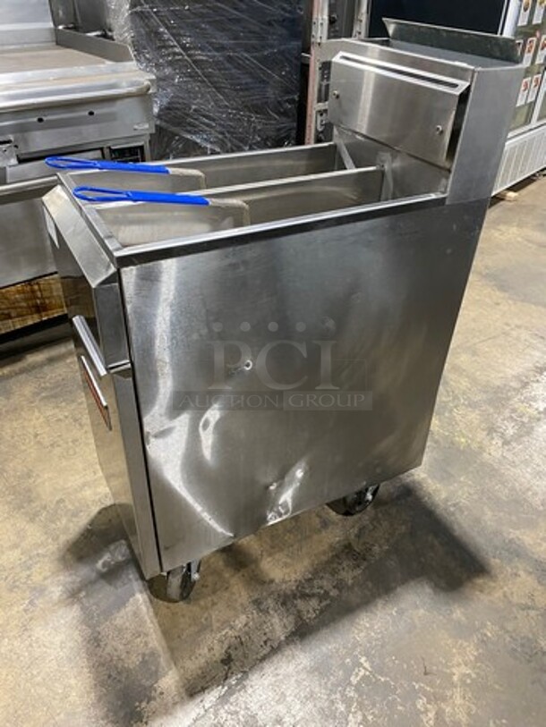 WOW! LATE MODEL! 2021 Sierra Commercial Natural Gas Powered Deep Fat Fryer! With 2 Metal Frying Baskets! With Backsplash! All Stainless Steel! On Casters! SN: 8102179082 - Image 2 of 10