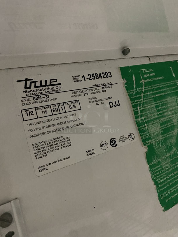 True Commercial 2 Door Reach In Cooler Merchandiser! With Poly Coated Racks! MODEL: GDM-37 SN:1-2584293 115V 1PH! - Image 7 of 8