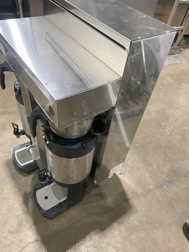 Nice! Fetco Counter Top Dual Coffee Brewer Machine! With Hot Water Line! With Airpots! On Legs! Model E52016 Serial 4801128147544! 120/208V 1/3 Phase!  - Image 8 of 10