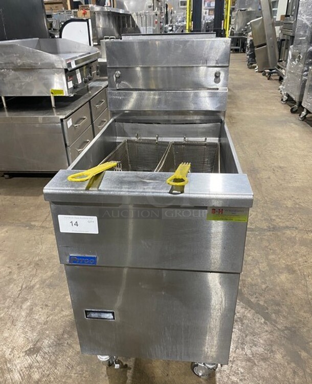 Amaizing! Pitco Frialator Commercial Natural Gas Powered Deep Fat Fryer! With Metal Frying Baskets! All Stainless Steel! On Casters! MODEL SG18 SN: G11ME059167 