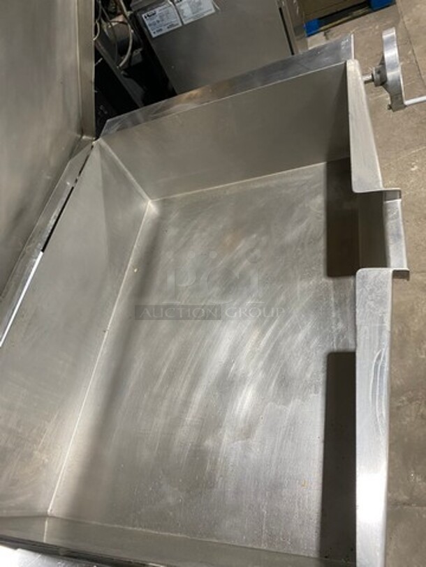 Vulcan Hart Commercial Electric Powered Tilt Skillet/Braising Pan! All Stainless Steel! On Legs! - Image 5 of 8