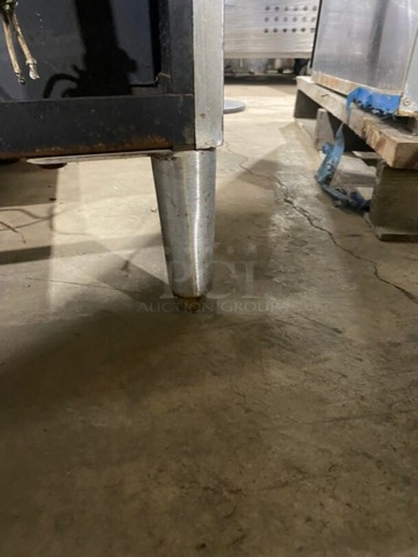 Blodgett Commercial Electric Powered Double Deck Convection Oven! With Metal Oven Racks! All Stainless Steel! On Legs! Model: EZE1 SN: 0780H5416102 208/220V 60HZ 3 Phase - Image 8 of 10