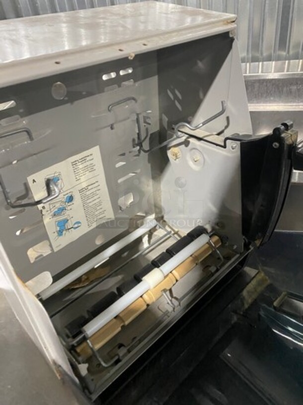 Kimberly Clark Wall Mount Paper Towel Dispenser! - Image 4 of 5