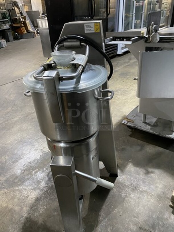 Fab! Robot Coupe R30 Vertical Cutter Mixer! With 31 Quart Tilt Cutter Stainless Bowl! 2 Speed! 208/240V 3 Phase!  - Image 2 of 9