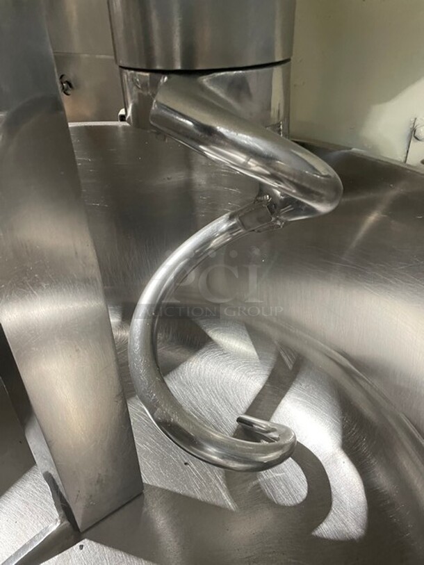 AMAZING! Sottoriva Commercial Floor Style Spiral Dough Mixer! With Stainless Steel Mixing Bowl! With Bowl Guard! 220V! Model: SPRINT/160 SN: 17512! - Image 6 of 10