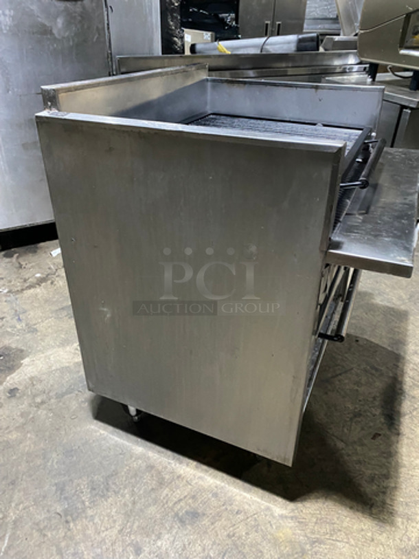 MagiKitch'n Commercial Natural Gas Powered Char Broiler Grill! With Back And Side Splashes! All Stainless Steel! On Legs! Model: FMSMB36 SN: 95070769 - Image 3 of 9