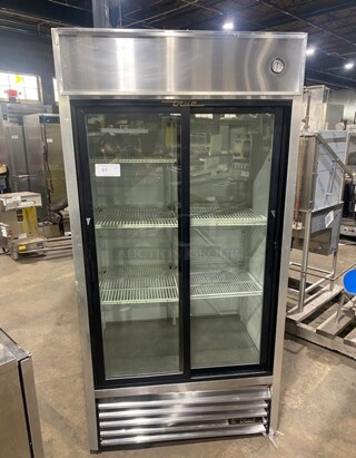 True Metal Commercial 2 Door Reach In Cooler Merchandiser w/ Poly Coated Racks! MODEL TSD33G SN:5050840 115V 1PH