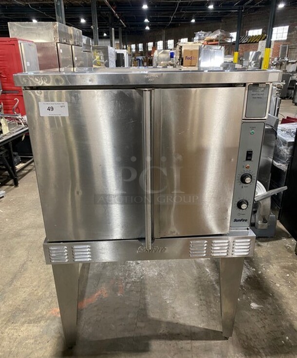 Sunfire Commercial Natural Gas Powered Single Deck Convection Oven! With Solid Doors! Metal Oven Racks! All Stainless Steel! On Legs! Model: SCOGS10S SN: 1207230000399