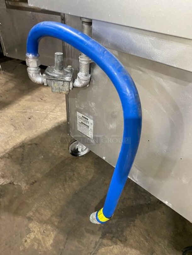 Southbend Commercial Natural Gas Powered 6 Burner Stove! With Raised Back Splash! With Oven Underneath! All Stainless Steel! On Casters! - Image 9 of 11