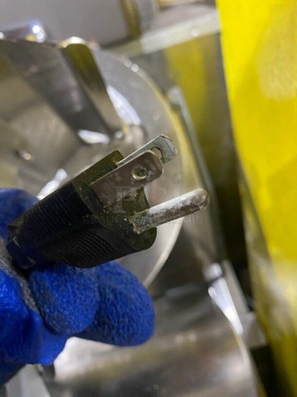 Globe Commercial Countertop Deli/ Meat Slicer! All Stainless Steel! Model: 3600P SN: 3606844 115V 60HZ 1 Phase - Image 10 of 10