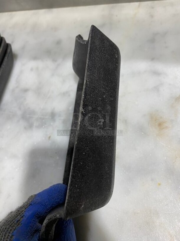 ALL ONE MONEY! Valor Cast Iron Casserole! - Image 4 of 7