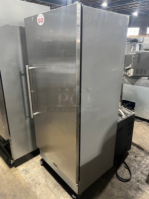 Kelvinator Commercial Single Door Reach In Cooler! Poly Coated Racks! All Stainless Steel! On Casters! Model: KCBM180RQYA SN:wa70302634 115V - Image 2 of 9