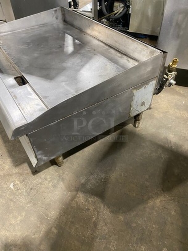 CPG Commercial Countertop Natural Gas Powered Flat Top Griddle! With Back And Side Splashes! All Stainless Steel! On Small Legs! - Image 2 of 8