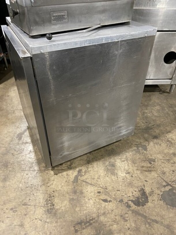 Delfield Commercial Single Door Lowboy/ Worktop Cooler! With Poly Coated Racks! All Stainless Steel! SN: 1405152002438 115V 60HZ 1 Phase - Image 3 of 8