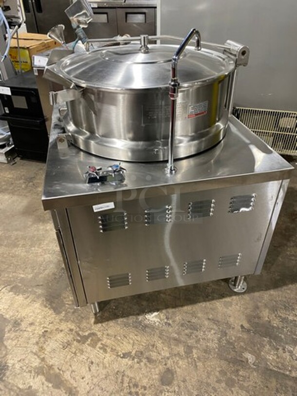 Nice!  Vulcan Direct Steam Tilting 40 Gallon Kettle. Model# VDMT40. 120 Volt. 36X33X42 - Image 3 of 9