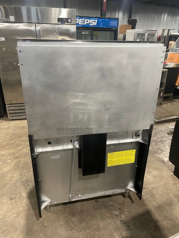 Great! Garland Commercial Natural Gas Powered 6 Burner Stove! With Oven Underneath! All Stainless Steel! With Raised Back Splash! GREAT FOR BIG POTS! On Legs! - Image 3 of 8
