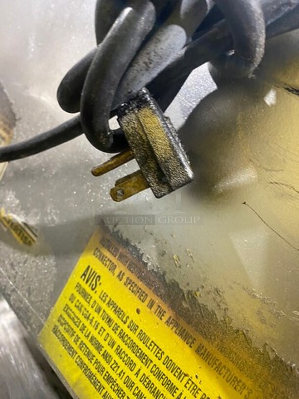 Vulcan Commercial Countertop Natural Gas Powered Flat Top Griddle! With Thermostat Controls! With Back And Side Splashes! All Stainless Steel! On Legs! Model: 24RFG SN: 650124046 - Image 11 of 11