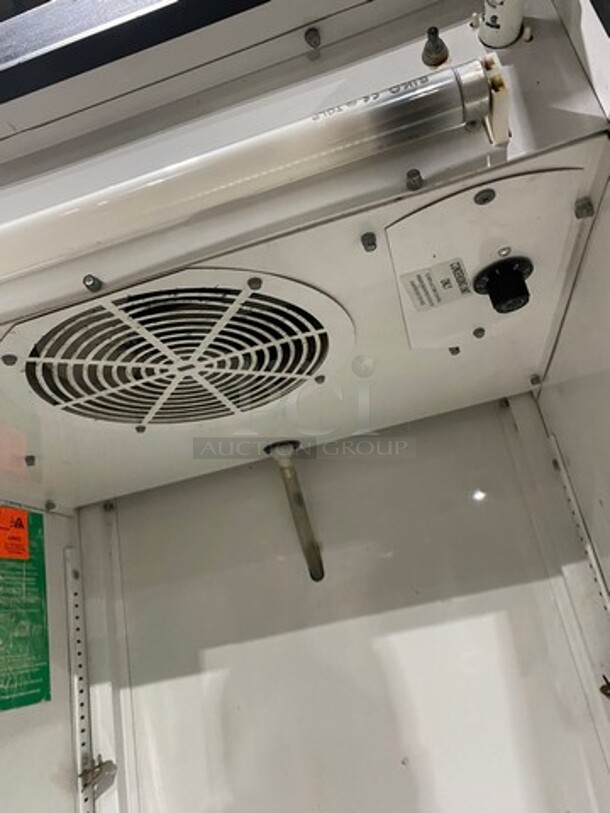 True Commercial Single Door Reach In Refrigerator Merchandiser! View Through Door! With Poly Coated Racks! Model: GDM10 SN: 12477007 115V 60HZ 1 Phase - Image 6 of 8