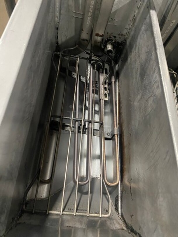 Frymaster Commercial Electric Powered Split Bay Deep Fat Fryer! With Metal Frying Baskets! All Stainless Steel! On Casters! Model: RE1142SE SN: 1508NA0057 208V 60HZ 3 Phase - Image 7 of 11