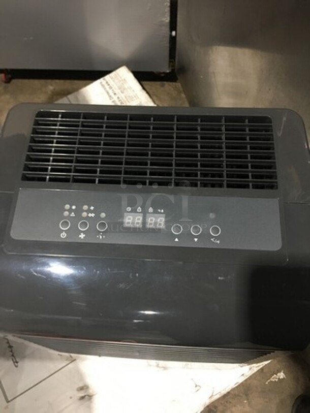 NEW! OUT OF THE BOX! SCRATCH-N-DENT! Danby 50 Pint Auto Restart Direct Drain Dehumidifier Unit! 115V - Image 5 of 8