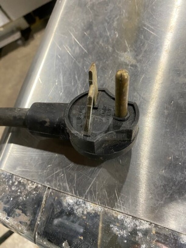 2013 Turbo Chef Commercial Countertop Rapid Cook Oven! On Small Legs! Model: NGO SN: NGOD06556 208/240V 60HZ 1 Phase - Image 8 of 8