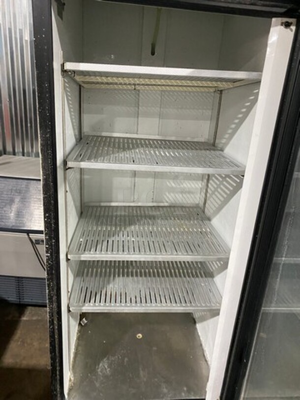 True Commercial Single Door Reach In Cooler Merchandiser! With View Through Door! Poly Racks! Model: GDM23 SN: 345804 115V 60HZ 1 Phase - Image 5 of 7