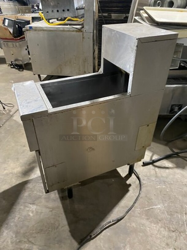 Pitco Commercial Electric Powered Crisp-N-Hold/Fry Warmer Dumping Station! With Backsplash! All Stainless Steel! On Legs! Model: PCF14 SN: E17LB077231 120V 60HZ 1 Phase - Image 2 of 8