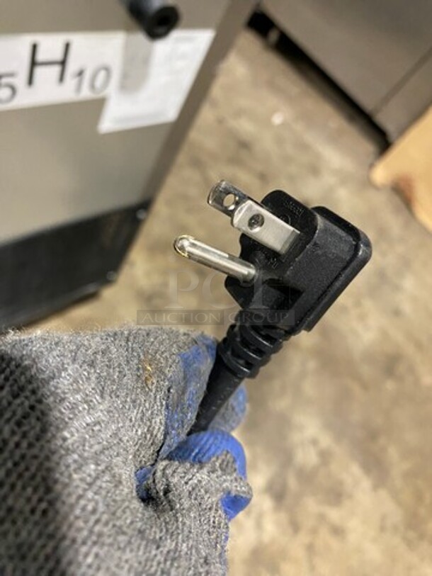 LATE MODEL! 2020 Migali Commercial Single Door Lowboy/Worktop Cooler! All Stainless Steel! On Casters! Model: CU27RHC SN: CU27RHC00320010300920A00 115V 60HZ 1 Phase - Image 8 of 8