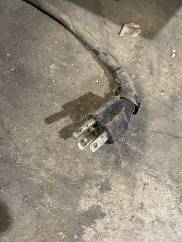 GLOBE Stainless Steel Meat And Cheese Slicer! Model C4S17DZ31B 115V/60Hz - Image 7 of 7