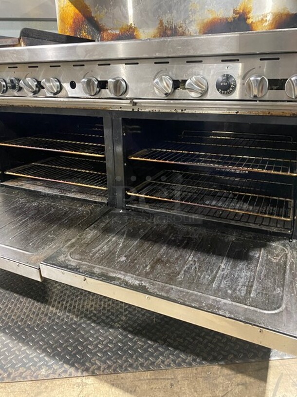 Amazing 2021 Cook rite 60" 8 Burner Commercial Gas Range And Griddel In Stainless Steel! On Commercial Casters! Working When Removed! MODEL AGR10B SN: AGR-10BAUS100321062600C40006 - Image 7 of 11