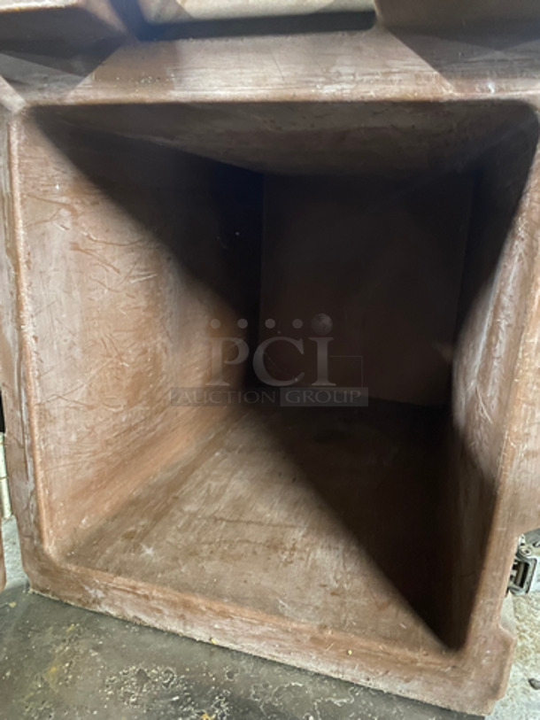 Cambro Insulated Food Box! With Side Handles! With Hinged Door! - Image 4 of 4