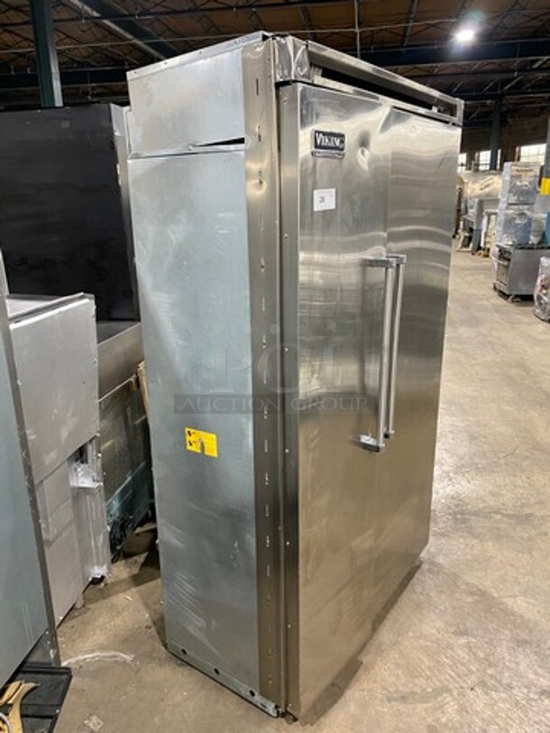 Viking Upright Half Cooler Half Freezer Combo Unit! With Poly Coated Racks And Shelves! Stainless Steel! - Image 4 of 12