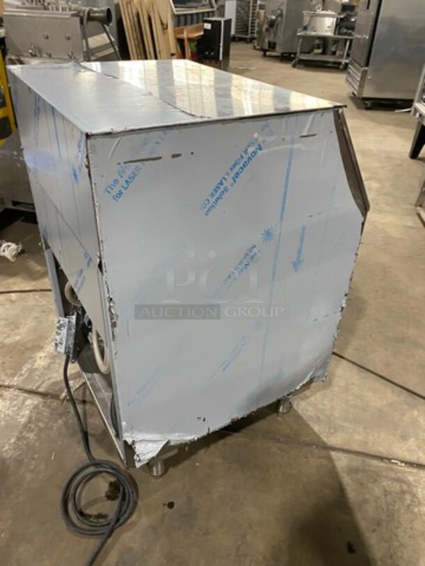 LATE MODEL! JACKSON Carousel Style Underbar Glass Washer! On Legs! Model DELTA 1200 Serial 18J366337 208V/60Hz/1 Phase - Image 4 of 8