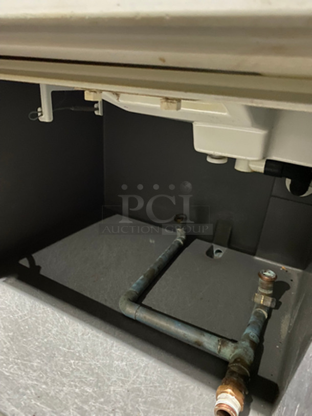 Hoshizaki Commercial Air-Cooled Ice Machine! On Legs! Model: KM-250BAF SN: N14051F 115/120V 60HZ 1 Phase - Image 5 of 8