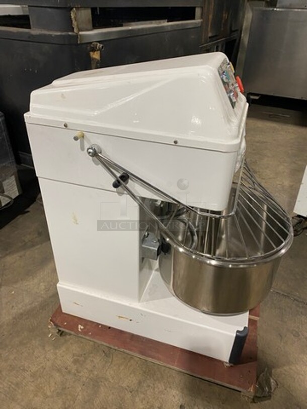 WOW! Two Thousand Commercial Floor Style Spiral Dough Mixer! With Spiral Attachment! Stainless Steel Mixing Bowl And Bowl Guard! Model: HS20S 220V - Image 3 of 8