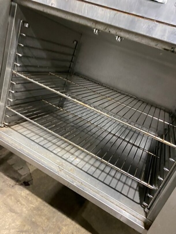 Blodgett Commercial Single Deck Convection Oven! With View Through Doors! Metal Oven Racks! With Closed Storage Space Underneath! All Stainless Steel! On Legs! - Image 7 of 9