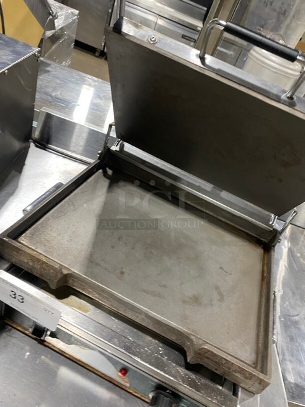 Waring Commercial Countertop Panini/Sandwich Tostato Supremo Grill! All Stainless Steel! Press With Flat Surface! Model: WFG250 120V - Image 6 of 8