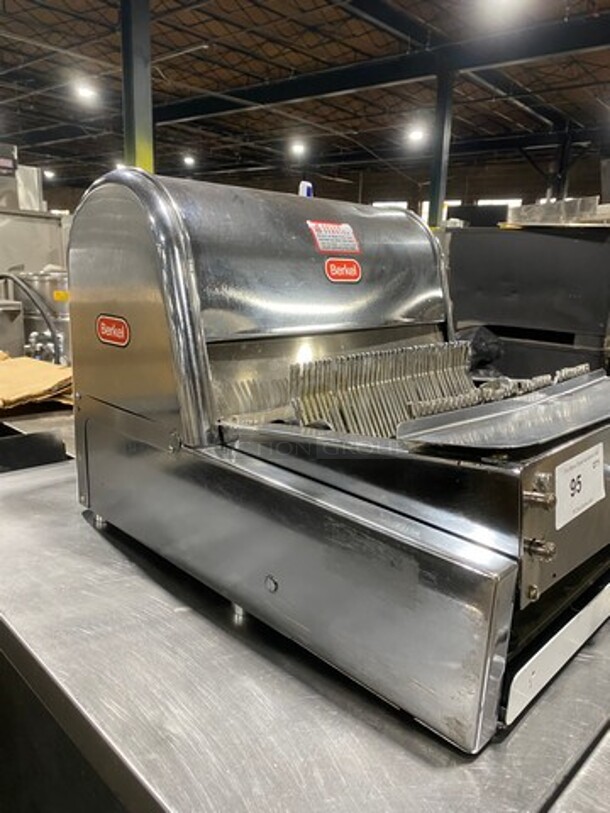 Berkel Commercial Countertop Bread Loaf Slicer! Model: MB3/8 SN: 9213110600319 115V 60HZ 1 Phase - Image 2 of 8