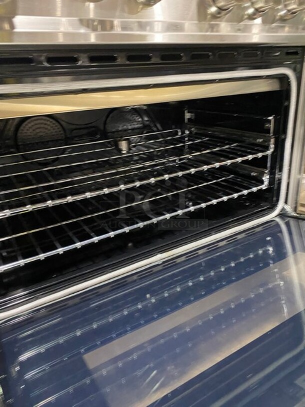 Zline Commercial Gas Powered 6 Burner Stove! With Oven Underneath! Stainless Steel! MODEL RG36 SN: RG36GE2112049103 120V - Image 6 of 10