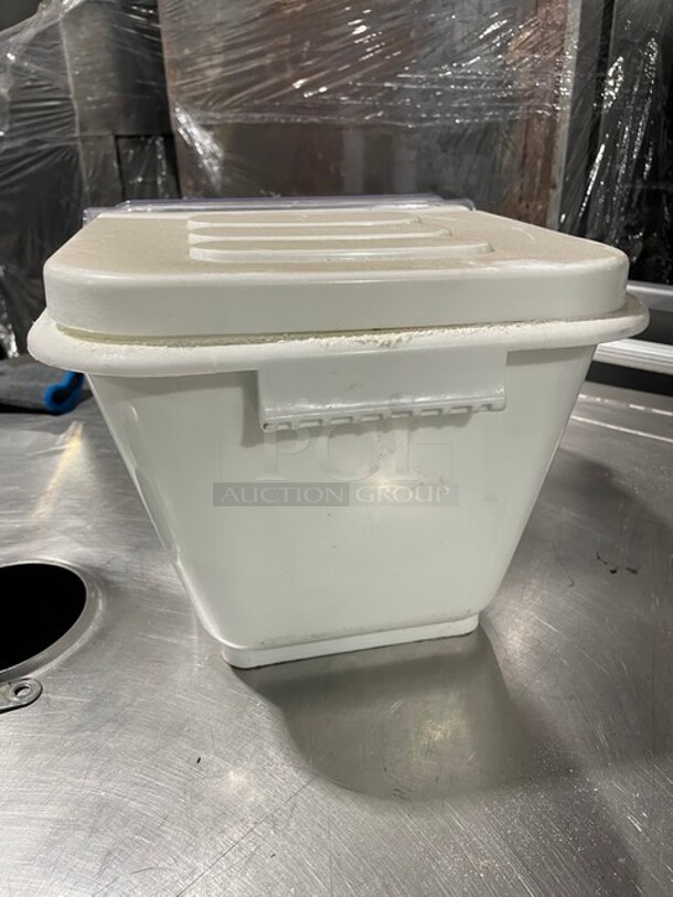 Food Storage Container!  - Image 4 of 4