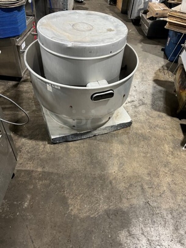 Green Heck Commercial Rooftop Mushroom Exhaust Fan! All Stainless Steel! - Image 3 of 4