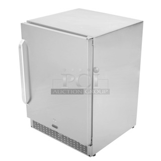 BRAND NEW SCRATCH AND DENT! Whynter BOR-53024-SSW 24" Built-in Outdoor 5.3 cu.ft. Beverage Refrigerator Cooler. 115 Volts 1 Phase. Tested and Working!