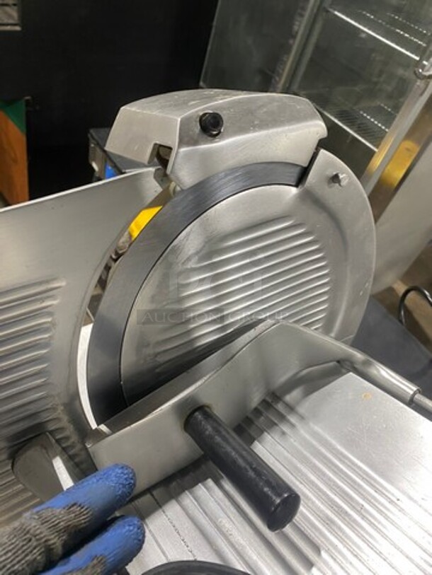 Globe Commercial Countertop Deli/ Meat Slicer! All Stainless Steel! Model: GC12 SN: 134262 115V 60HZ 1 Phase - Image 7 of 8