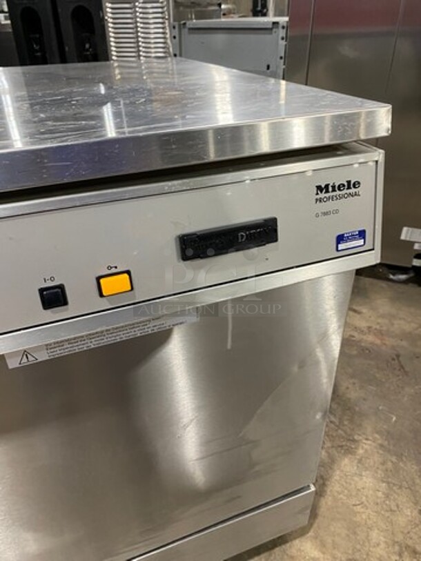 Miele Commercial Undercounter Glass Washer! All Stainless Steel! On Legs! Model: G7883CD SN: 74311290 208V - Image 7 of 8