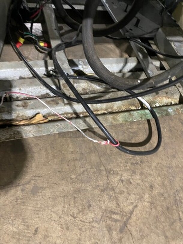 2007 Leader Commercial 2 Door Reach In Cooler Merchandiser! With View Through Doors! With Poly Coated Racks! All Stainless Steel! Model: LS48SSC SN: PQ033403 115V 60HZ 1 Phase - Image 8 of 8