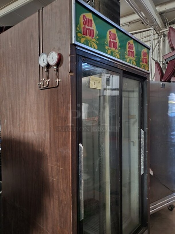TRUE Merchandise Refrigerator on casters! - Image 2 of 3