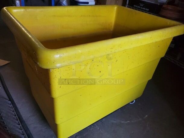  Plastic Bulk Box Truck - Image 4 of 6