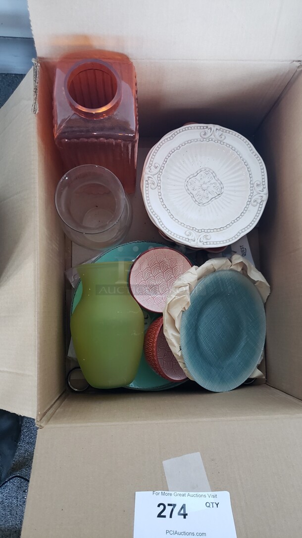 Lot of Plates and Vases (Location 2)